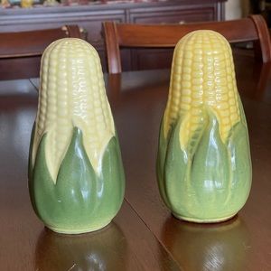 SHAWNEE CORN KING POTTERY SALT AND PEPPER SHAKERS
